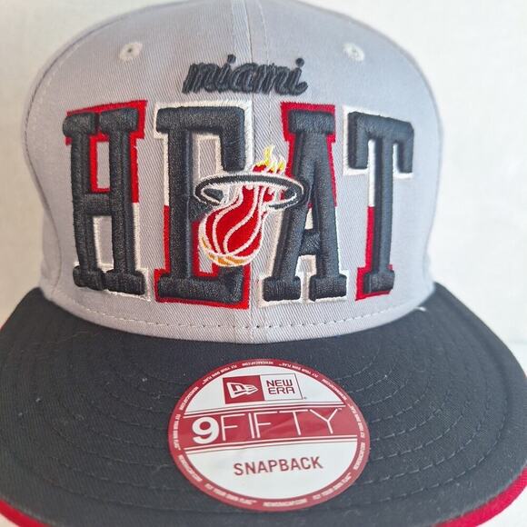 NBA Miami Heat Baseball Cap Snapback New Era 9Fifty Gray Black Red - Picture 2 of 8